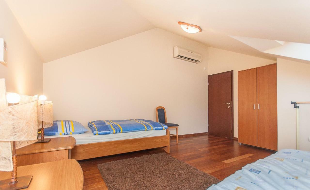Modern New Flat Next To River Cetina Omiš Exteriör bild